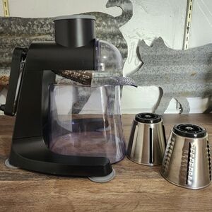 Pampered Chef Quick Prep Food Grater Set